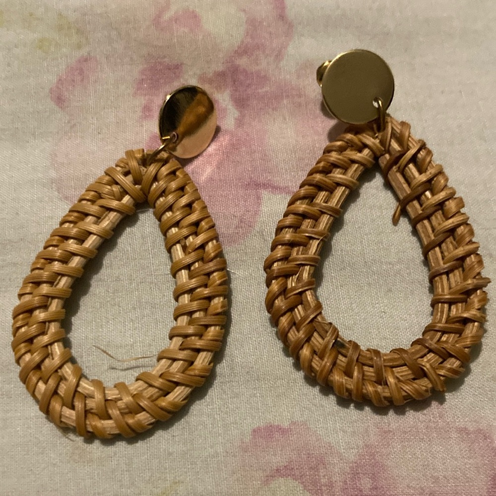 Cute earrings, with gold color button.
